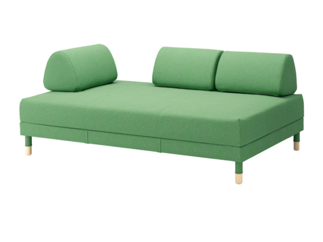 Da Ikea, Flottebo, sofá-cama, Lysed verde 499€ /ud, molas ensacadas individualmente que funcionam de forma independente e seguem de perto os contornos do corpo. Nas lojas Ikea